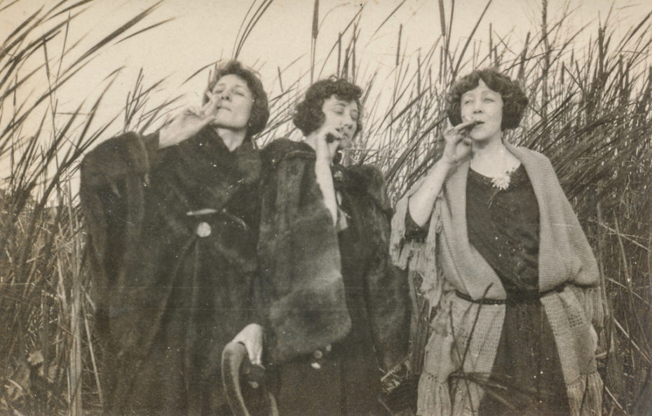 Курящие женщины 1920-х годов